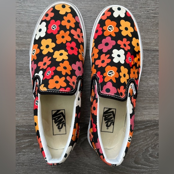 Vans Shoes - Vans Shoes Black Floral Pattern. Men’s Sz 8.5, Women’s Sz 10